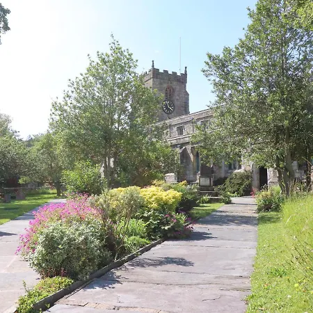 Lychgate * Settle